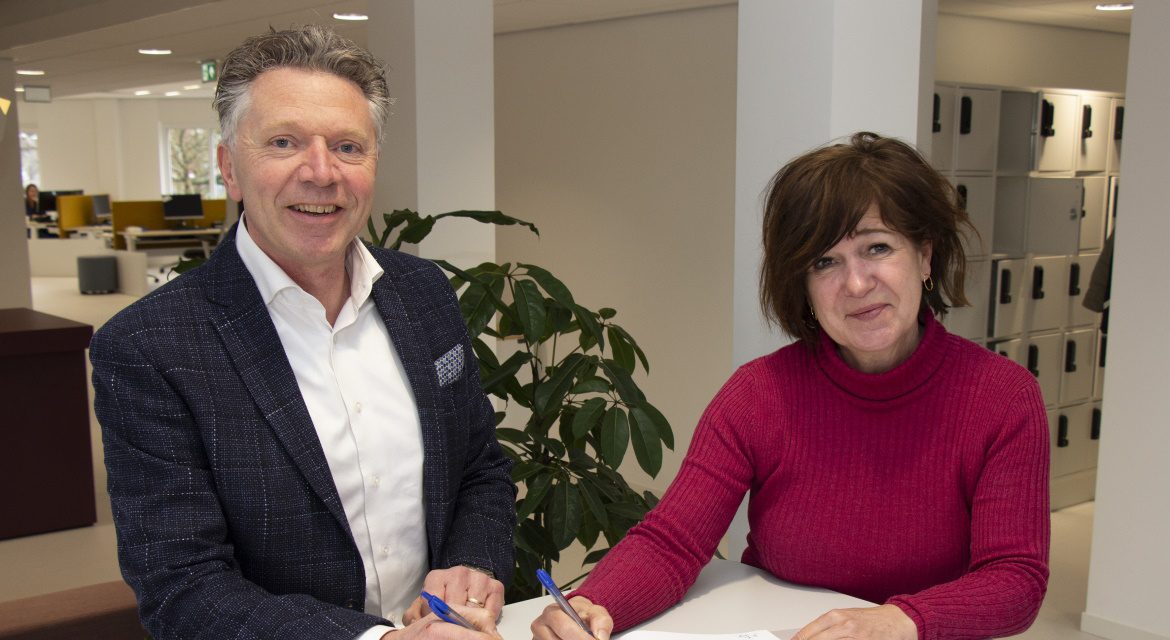 32 huurappartementen Veenendaal ondertekening