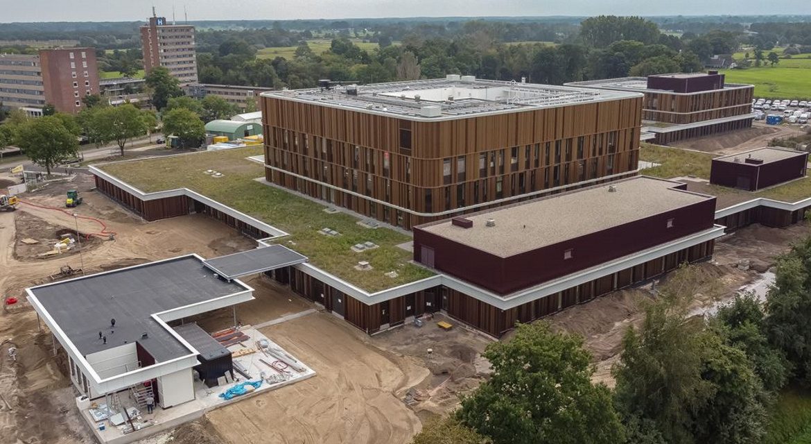 Nieuwbouw Isala en Noorderboog.
Fotografie Pedro Sluiter Foto Zwolle.