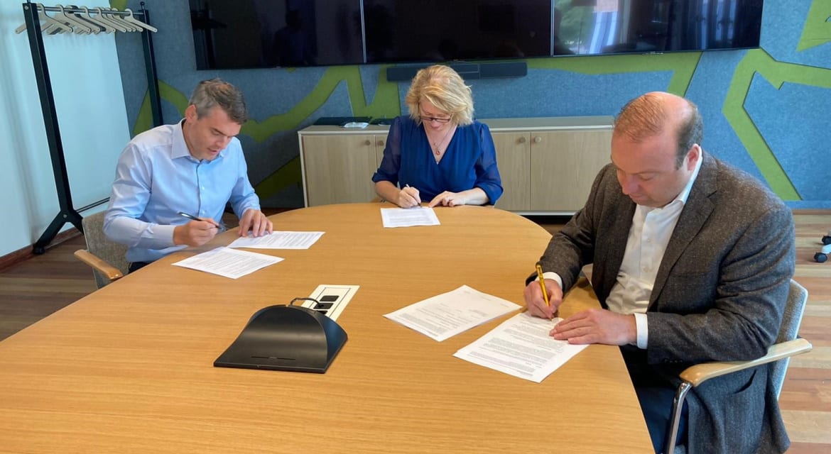 Ondertekening Sportlaan Driene