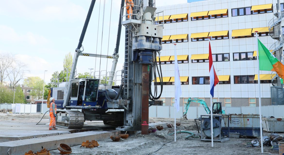 UCP eerste paal borenweb