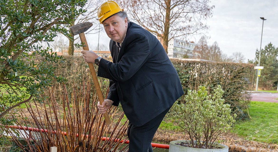 Wethouder Stam eerste paal Trivire1