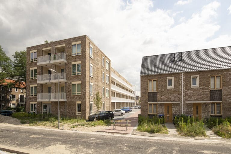 30 appartementen en 18 woningen