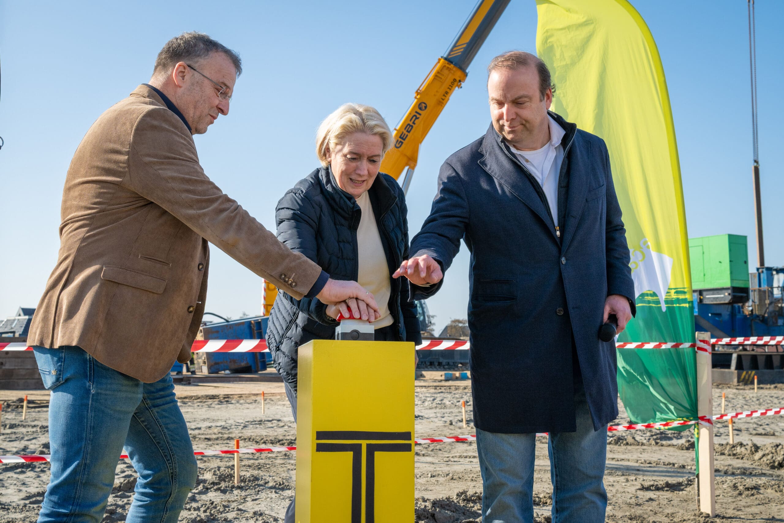 De bouw van Kroonstad gestart met een druk op de knop